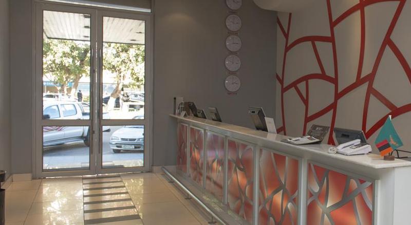 Protea Hotel By Marriott Lusaka Cairo Road Екстериор снимка