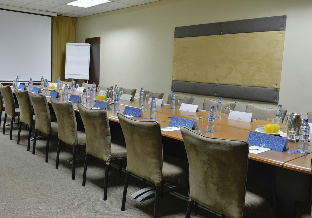 Protea Hotel By Marriott Lusaka Cairo Road Екстериор снимка