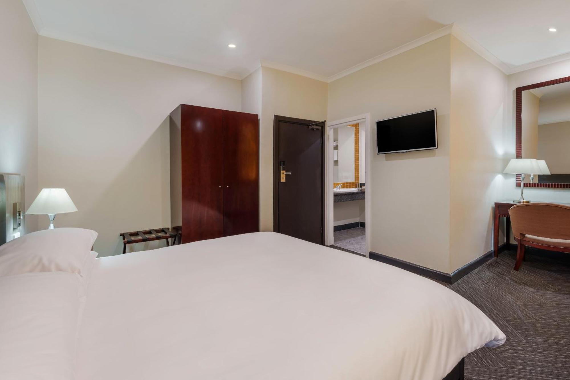 Protea Hotel By Marriott Lusaka Cairo Road Екстериор снимка
