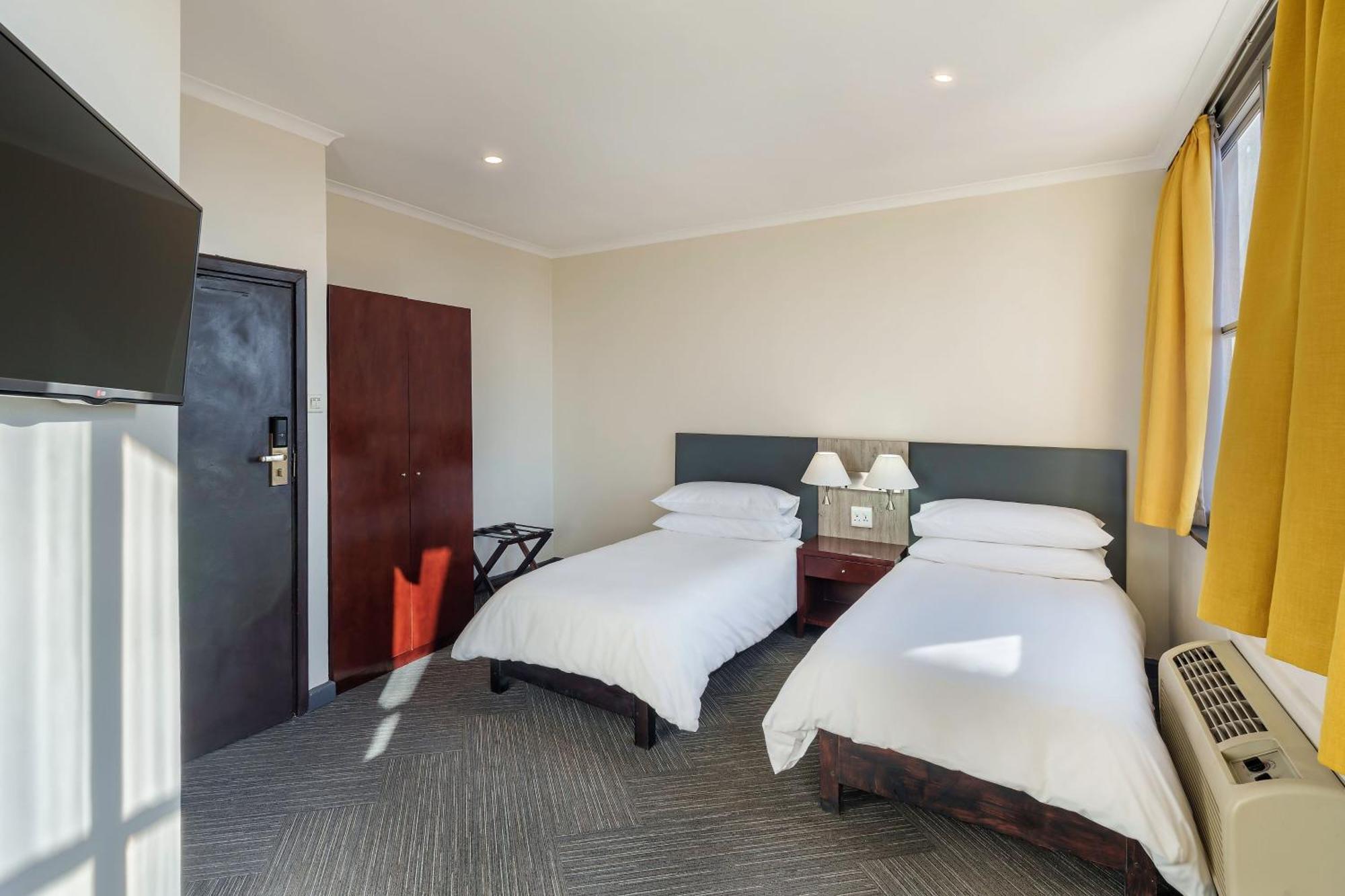 Protea Hotel By Marriott Lusaka Cairo Road Екстериор снимка