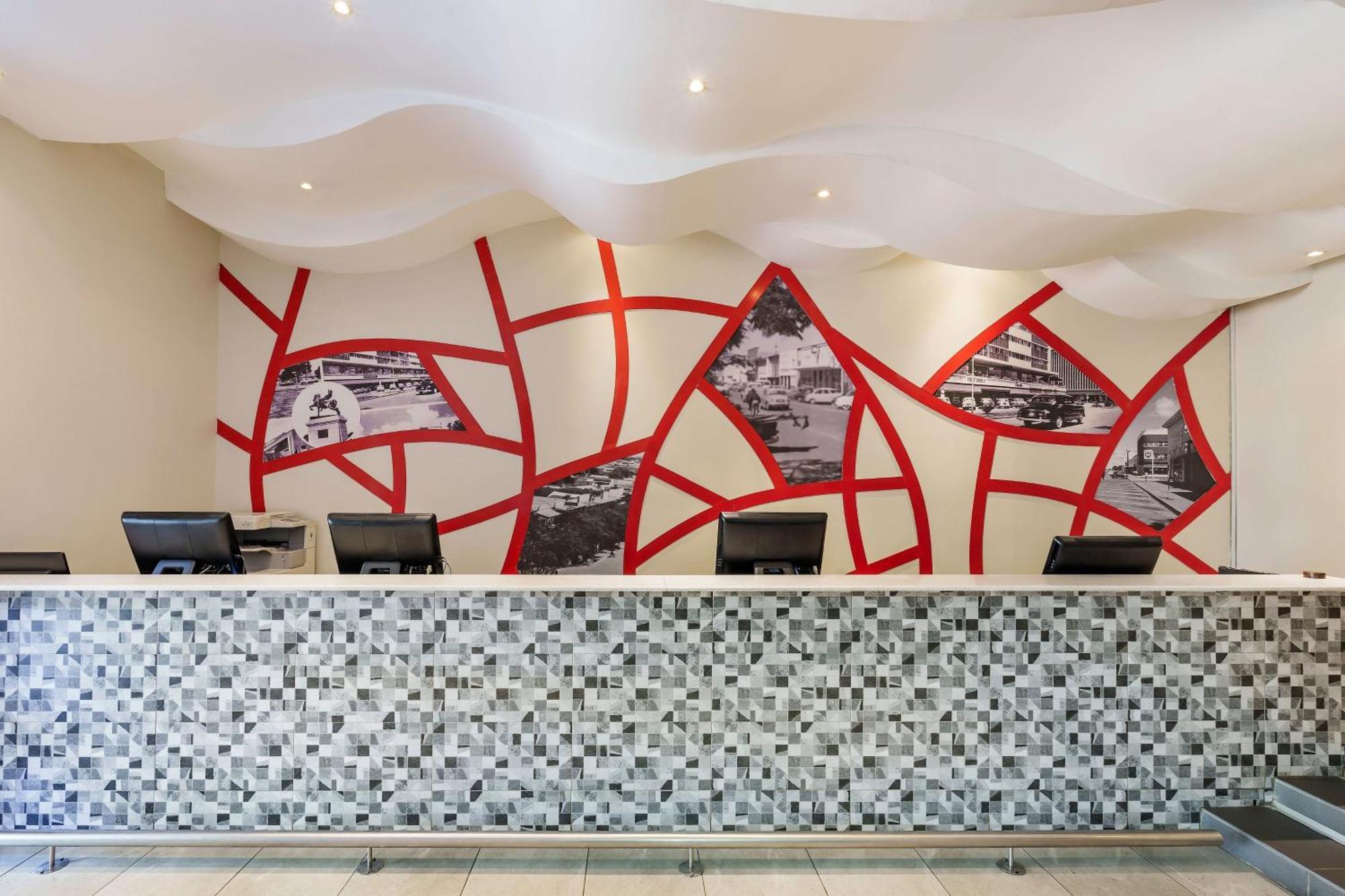 Protea Hotel By Marriott Lusaka Cairo Road Екстериор снимка