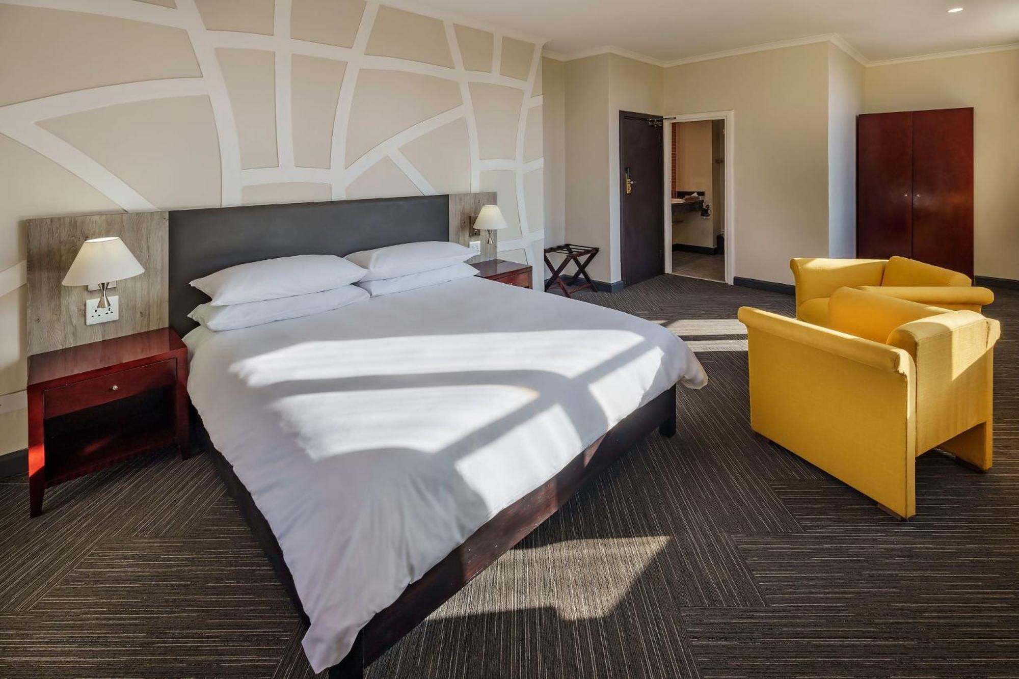 Protea Hotel By Marriott Lusaka Cairo Road Екстериор снимка